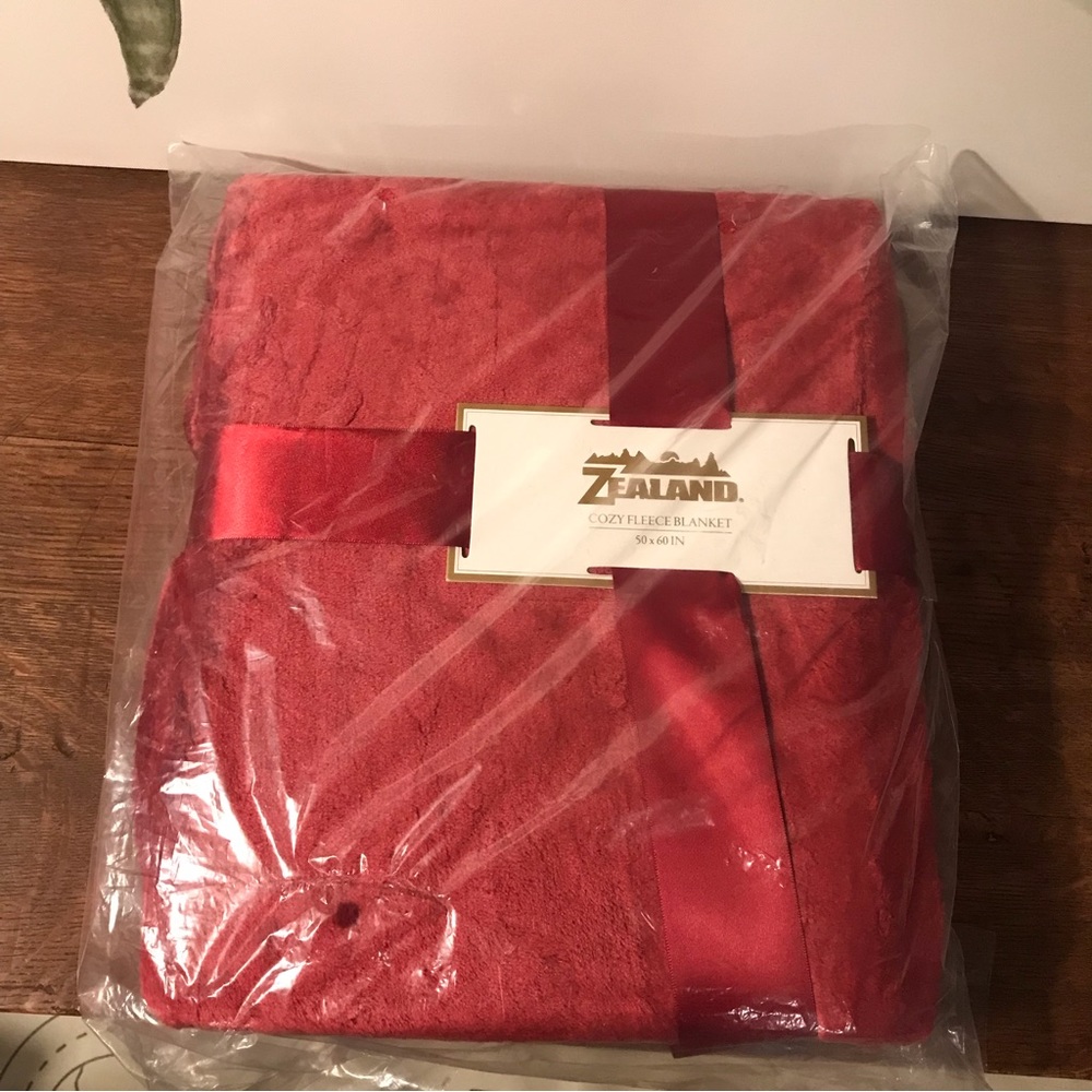 New Zealand Cozy Fleece red blanket